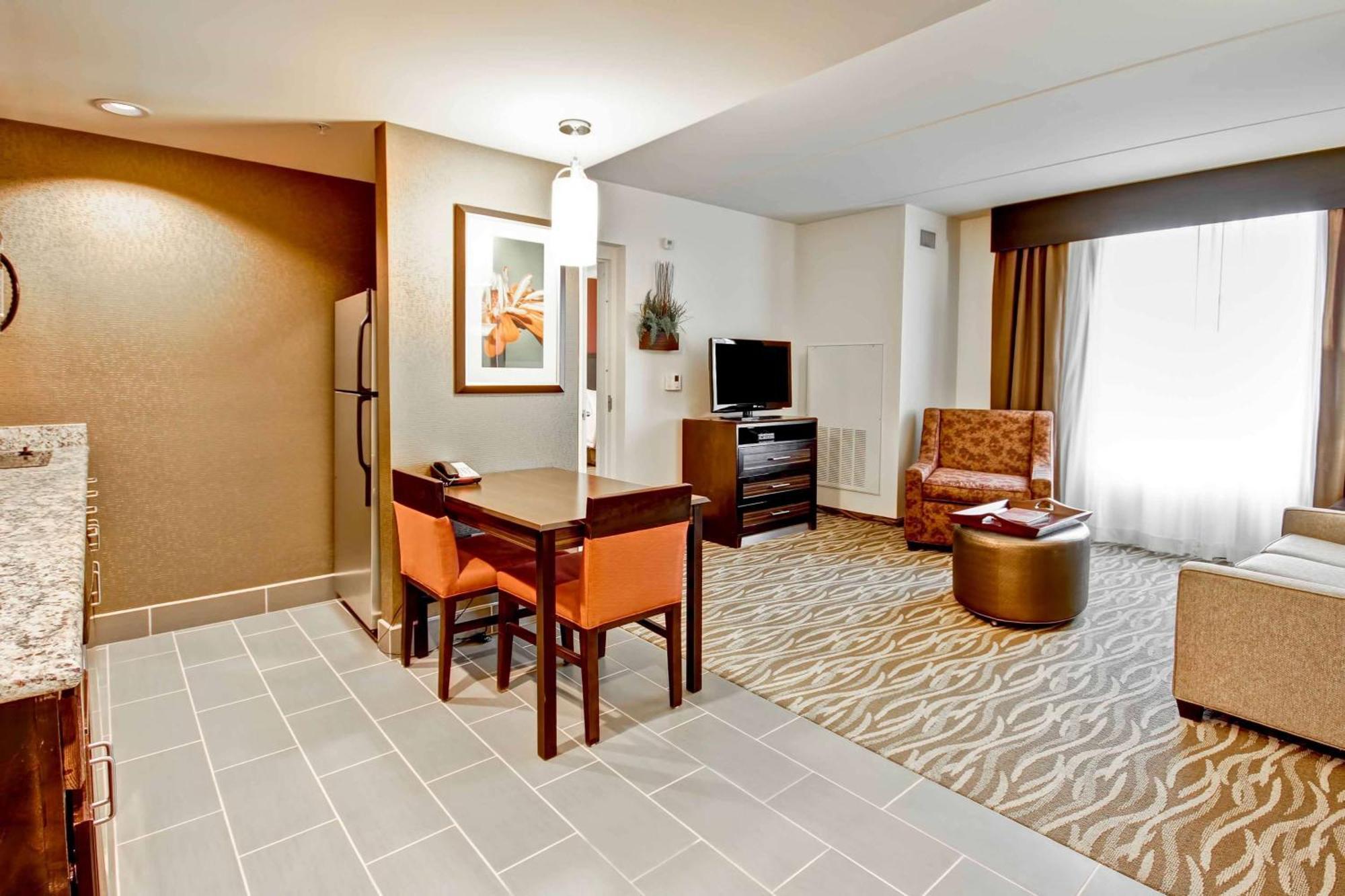 โฮมวูด สวีท บาย ฮิลตัน ดอยเลสทาวน์ Hotel Warrington ภายนอก รูปภาพ