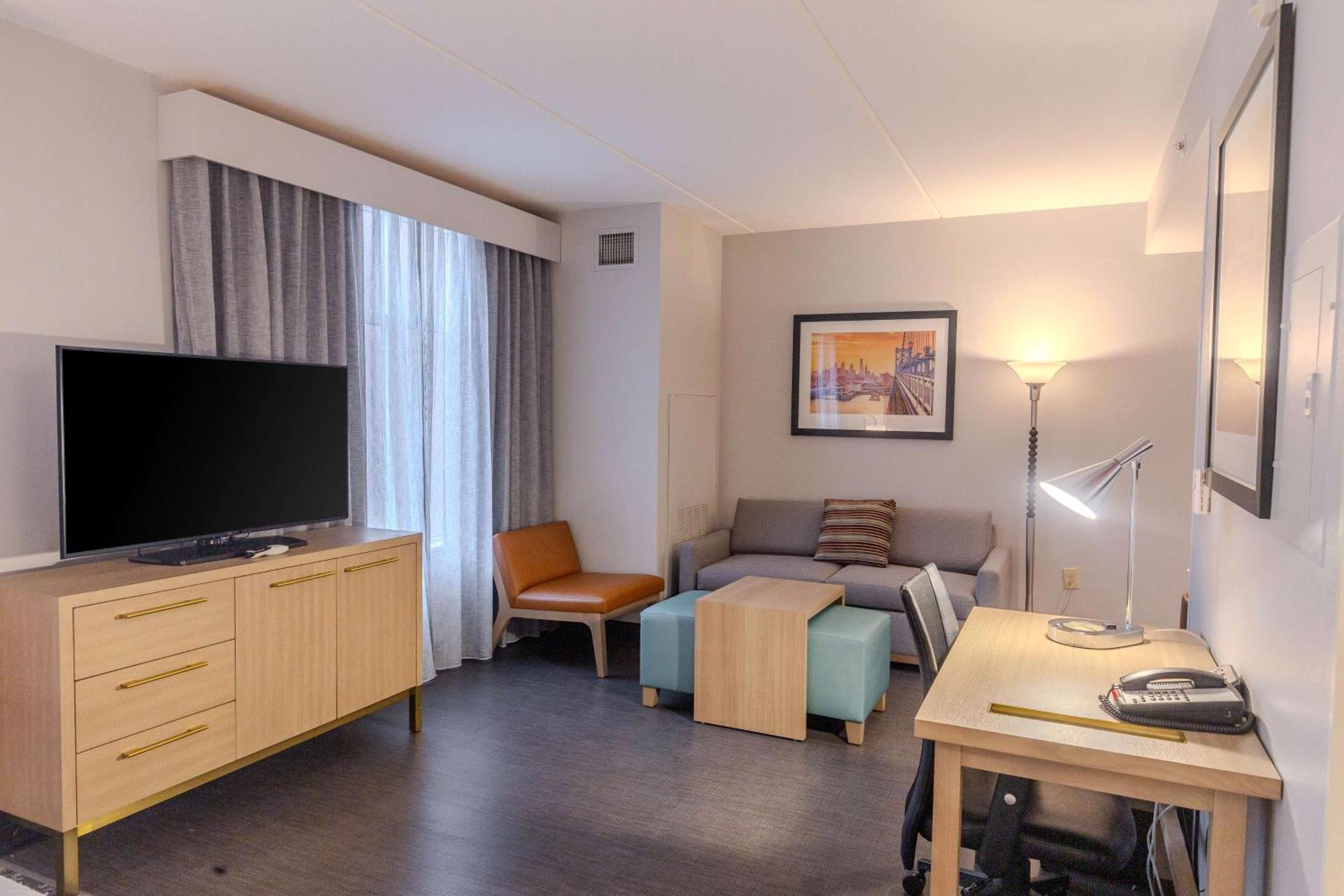 โฮมวูด สวีท บาย ฮิลตัน ดอยเลสทาวน์ Hotel Warrington ภายนอก รูปภาพ